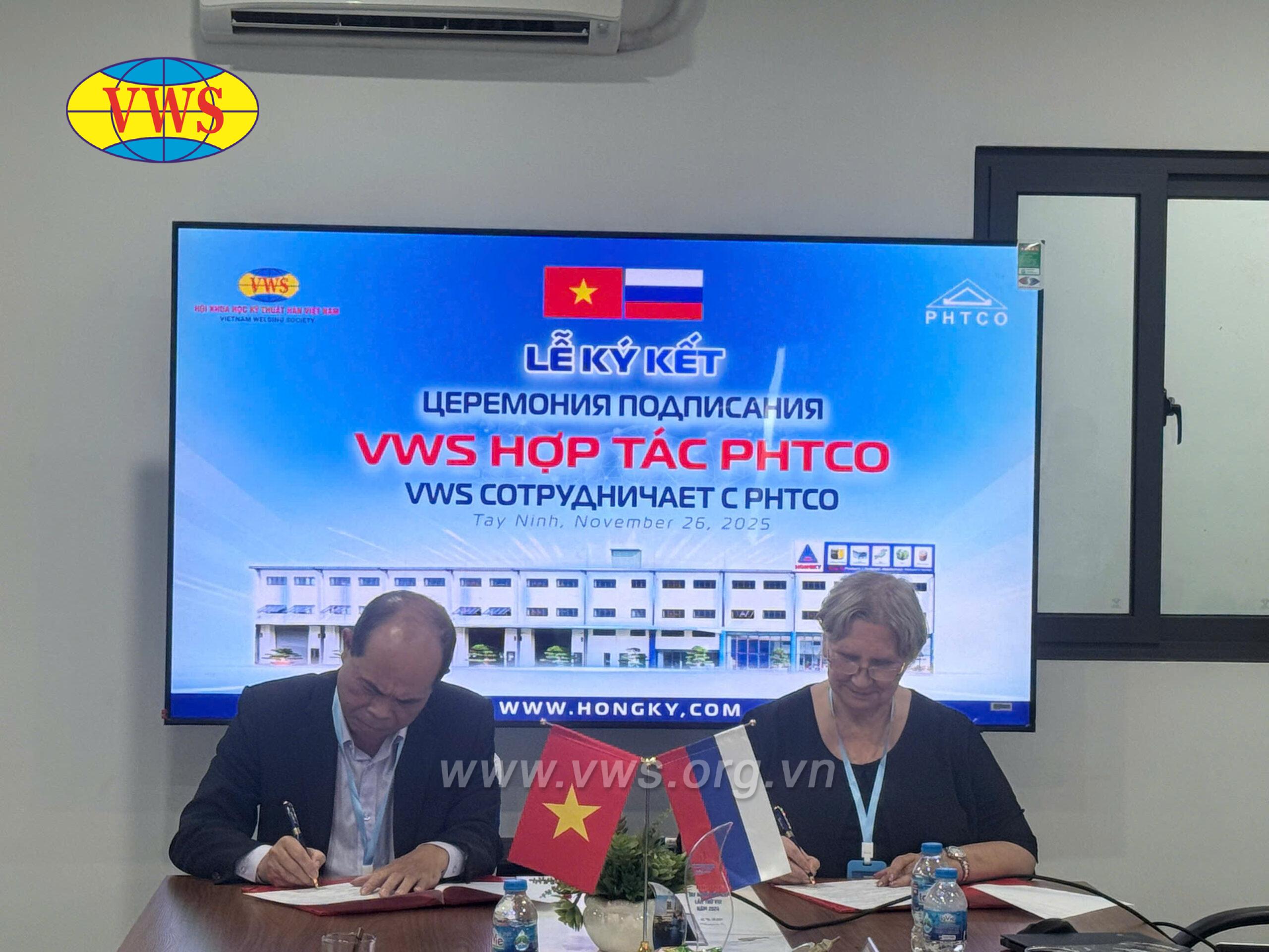 VWS & RWS signing MOU